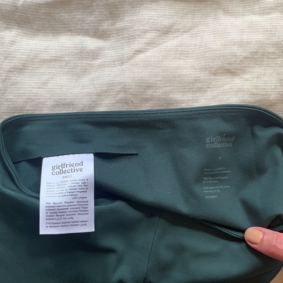 Girlfriend Collective bike shorts in Small - Picture 2 of 2